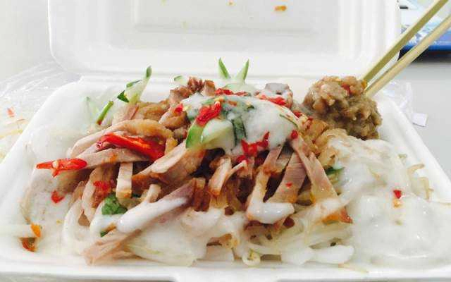 Ăn vặt Bánh Tằm Bì - Chợ Hạnh Thông Tây