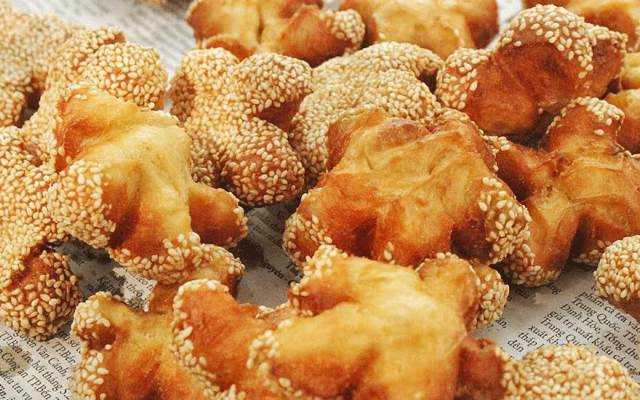Ăn vặt Bánh Tiêu Nhà Thờ Kỳ Đồng
