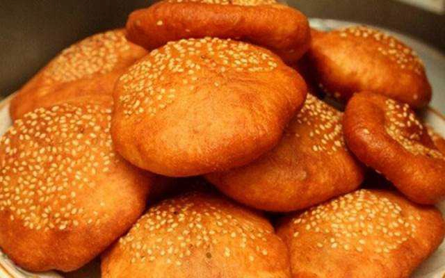 Ăn vặt Bánh Tiêu Vỉa Hè
