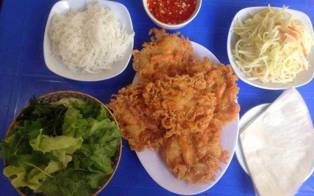 Ăn vặt Bánh Tôm Bà Lộc - Nguyên Hồng