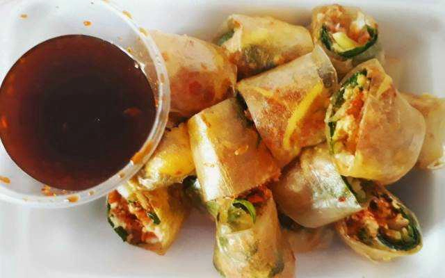 Ăn vặt Bánh Tráng Cuộn - Cư Xá Nguyễn Trung Trực