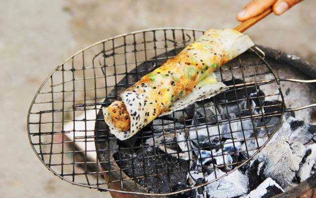 Ăn vặt Bánh Tráng Nướng Bờ Kè