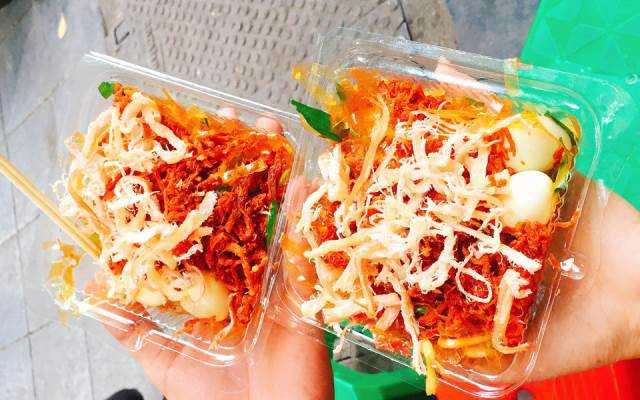 Ăn vặt Bánh Tráng Trộn Sate