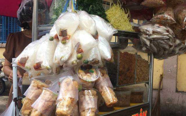 Ăn vặt Bánh Tráng Trộn - Trần Quốc Toản