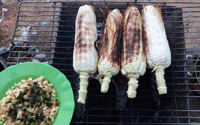 Ăn vặt Bắp Nướng Mỡ Hành - Hồ Học Lãm