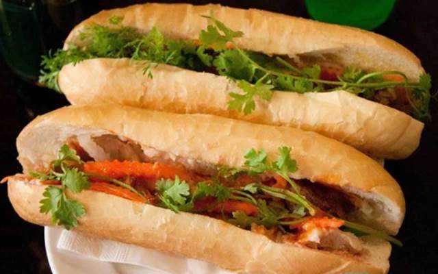 Ăn vặt Big Bang - Bánh Mì Heo Quay