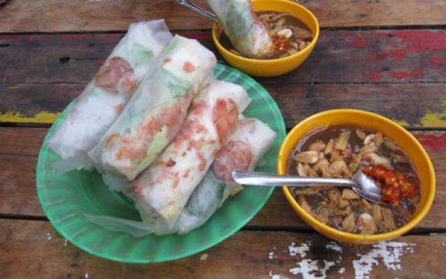 Ăn vặt Bò Bía Trứng - Chợ Tân Định