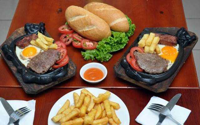 Ăn vặt Bò Bít Tết & Mì Xào Bò