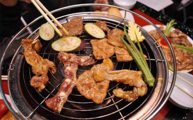 Ăn vặt Bò Nầm Nướng Cô Chung - Trần Thái Tông