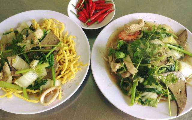 Ăn vặt Bột Chiên & Hủ Tiếu Xào - Cách Mạng Tháng 8