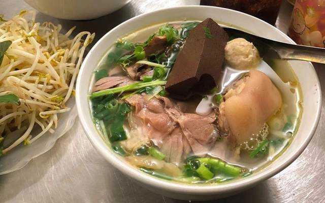 Ăn vặt Bún Bò Huế O Mai
