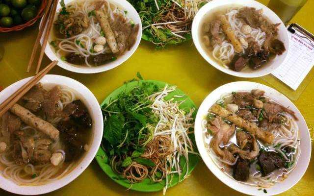 Ăn vặt Bún Bò Vỉa Hè