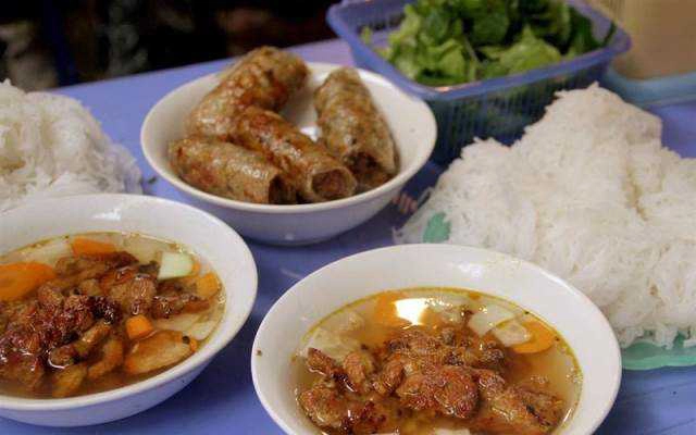 Ăn vặt Bún Chả Cô Sáu - Chợ Vồ Hà Đông