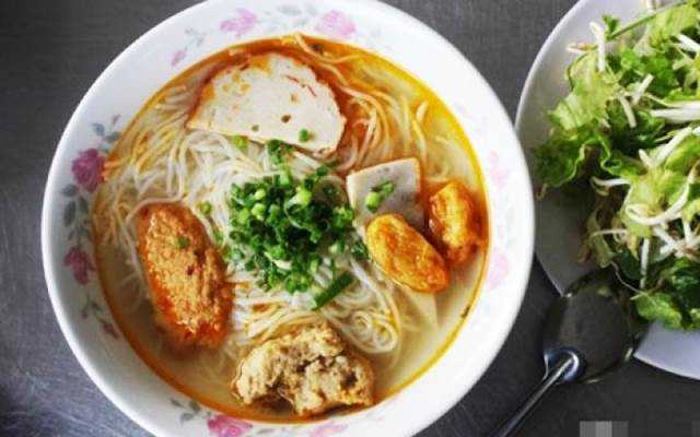 Ăn vặt Bún Chả Hiền Tấn