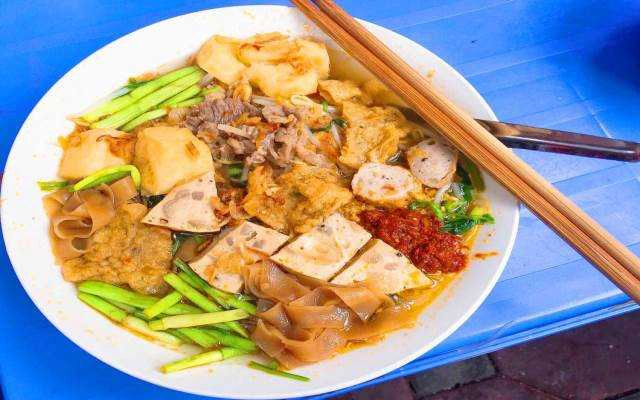 Ăn vặt Bún, Miến, Bánh Đa Cua - Vỉa Hè Hàng Bún