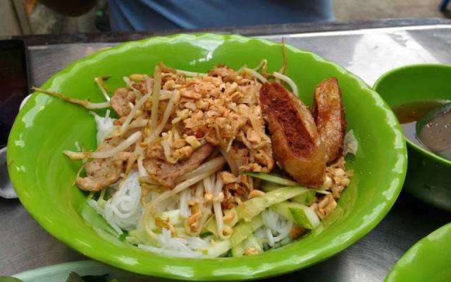Ăn vặt Bún Thịt Xào - Bùi Đình Túy