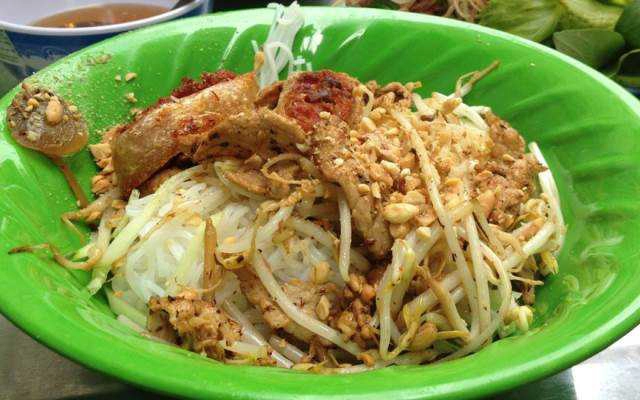 Ăn vặt Bún Thịt Xào - Pasteur