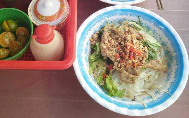 Ăn vặt Bún Thịt Xào, Xíu Mại & Bánh Hỏi