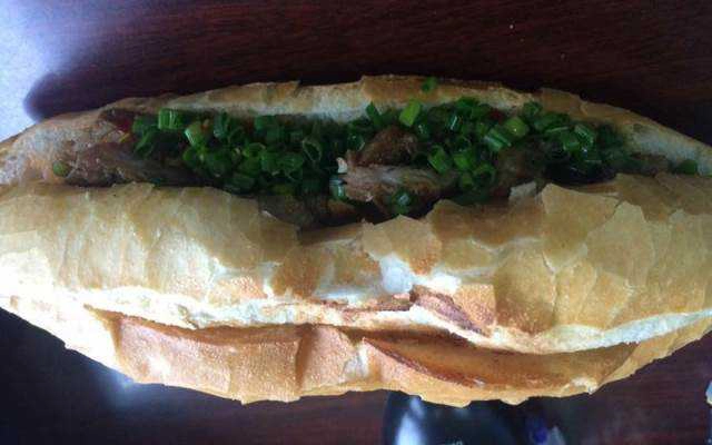 Ăn vặt Bý Mành - Bánh Mì Thịt Nướng