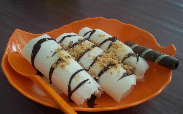 Ăn vặt Canaan Quán - Kem Cuộn