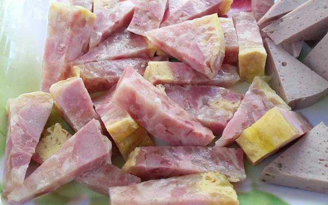 Ăn vặt Chả Lụa Thành Công