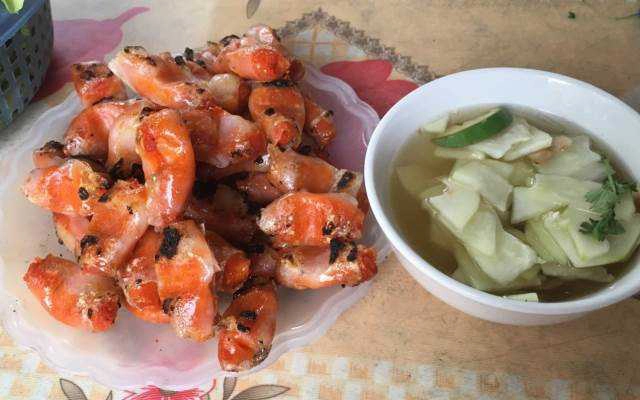 Ăn vặt Chả Tôm Bà Cố