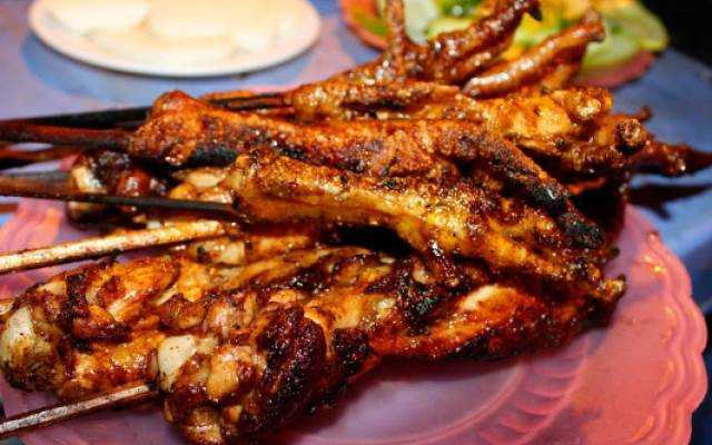 Ăn vặt Chân Gà Nướng - Bà Triệu