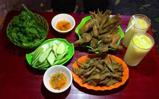 Ăn vặt Chân Gà Rang Muối Hàng Thùng - Triệu Việt Vương