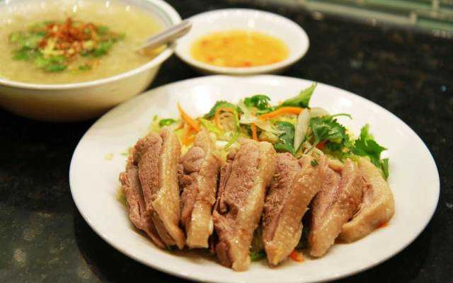 Ăn vặt Cháo Gỏi Vịt - Xóm Chiếu