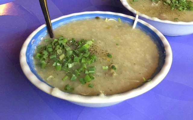 Ăn vặt Cháo Lòng Bình Dân - Xóm Chiếu