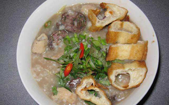 Ăn vặt Cháo Lòng - Cách Mạng Tháng 8