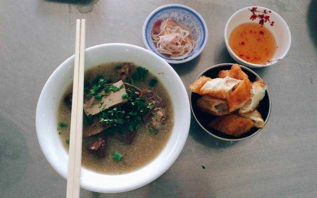 Ăn vặt Cháo Lòng Cô Hoa