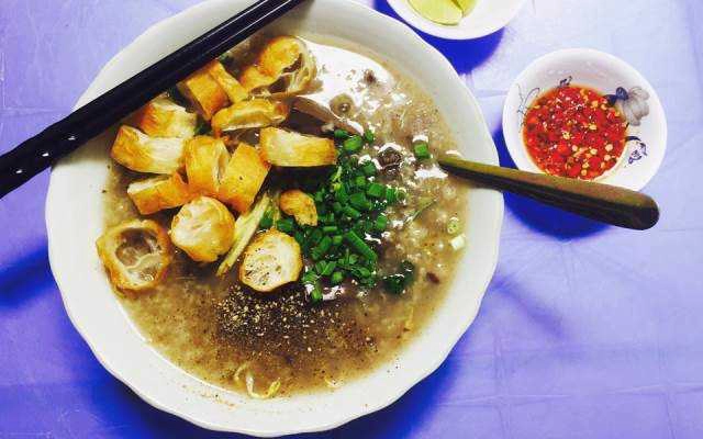 Ăn vặt Cháo Lòng Lề Đường