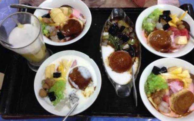 Ăn vặt Chè Bốn Mùa - Nguyễn Phong Sắc