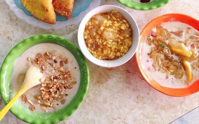Ăn vặt Chè Bưởi Sài Gòn - Khương Trung