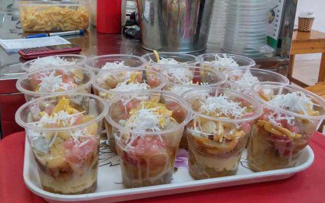 Ăn vặt Chè Chợ Tân Hiệp