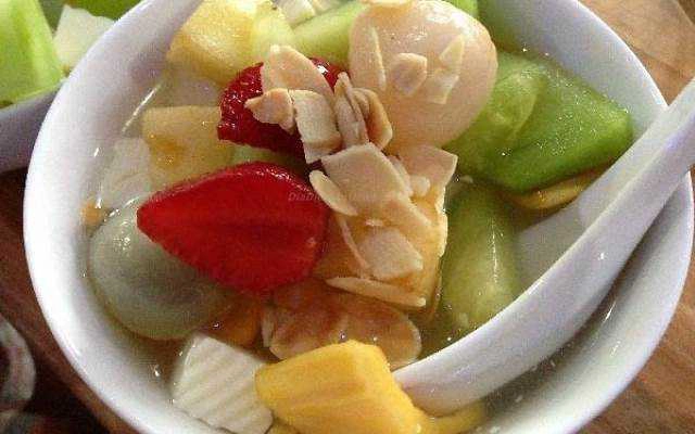 Ăn vặt Chè Cô Quy - Út Tịch