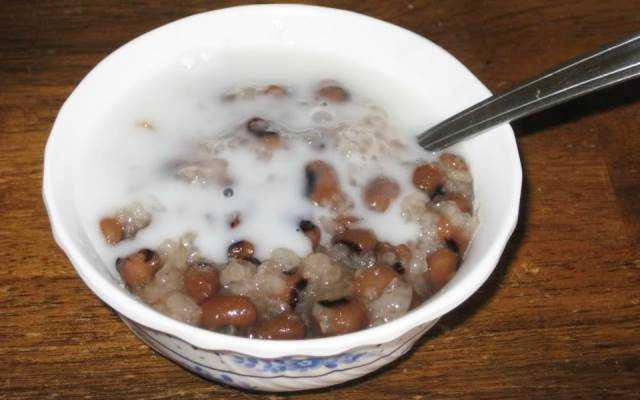 Ăn vặt Chè Cô Tịnh