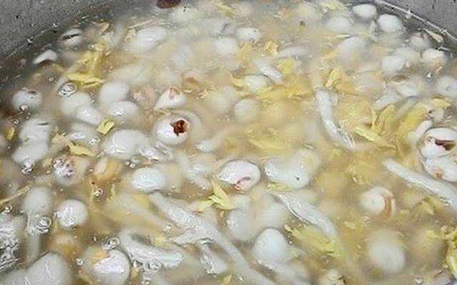 Ăn vặt Chè Gánh Bà Già - Nguyễn Thiện Thuật