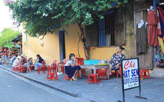 Ăn vặt Chè Hạt Sen Phố Cổ - Hoàng Văn Thụ