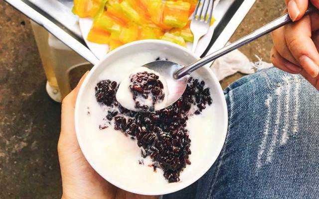Ăn vặt Chè Huyền - Thiền Quang