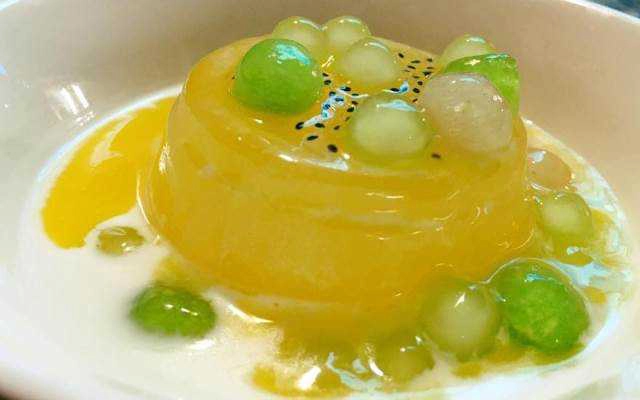 Ăn vặt Chè Ngọc Thạch Hoa Giấy