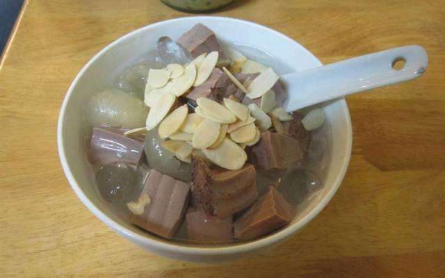Ăn vặt Chè Sài Gòn