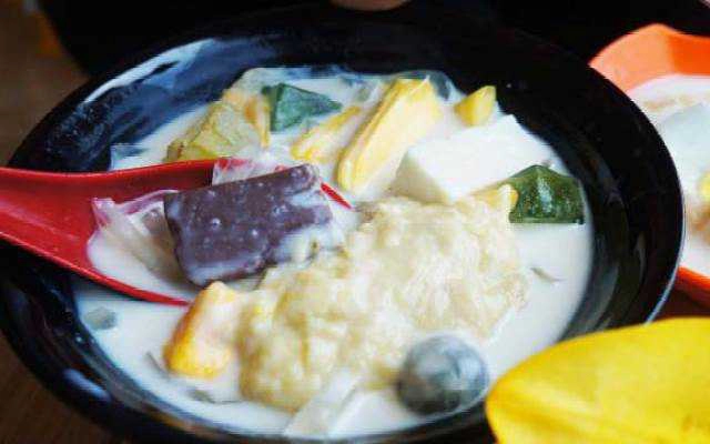 Ăn vặt Chè Sầu Đà Nẵng - Lê Ngọc Hân