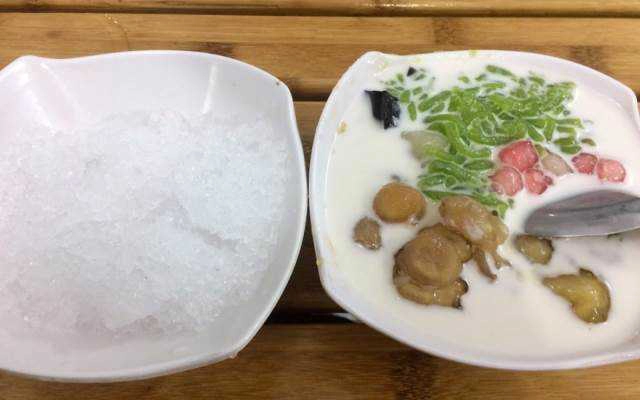 Ăn vặt Chè Thái Lan - Đường D9