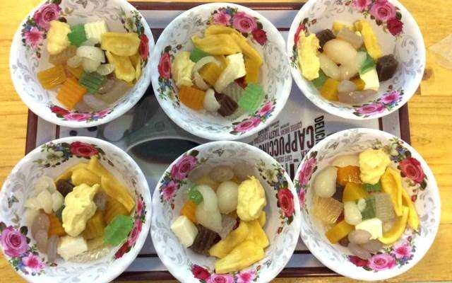 Ăn vặt Chè Thái Lệ
