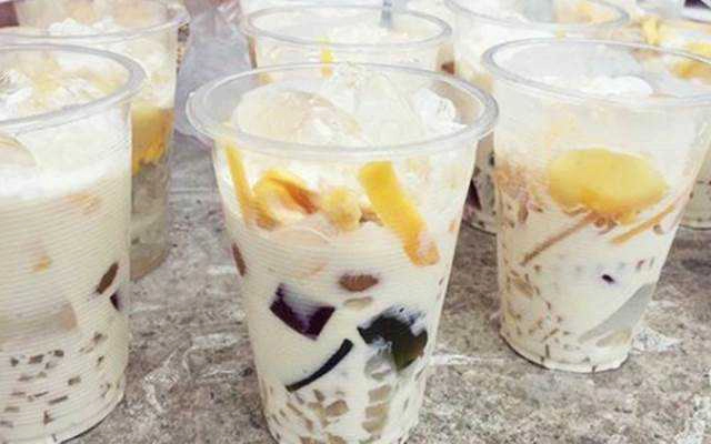 Ăn vặt Chè Thập Cẩm Nước Dừa