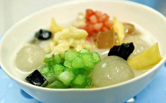 Ăn vặt Chè Tự Chọn - Lê Lợi
