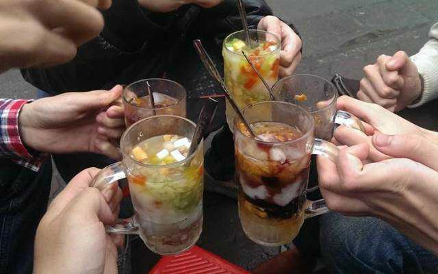 Ăn vặt Chè Tự Chọn - Tạ Quang Bửu