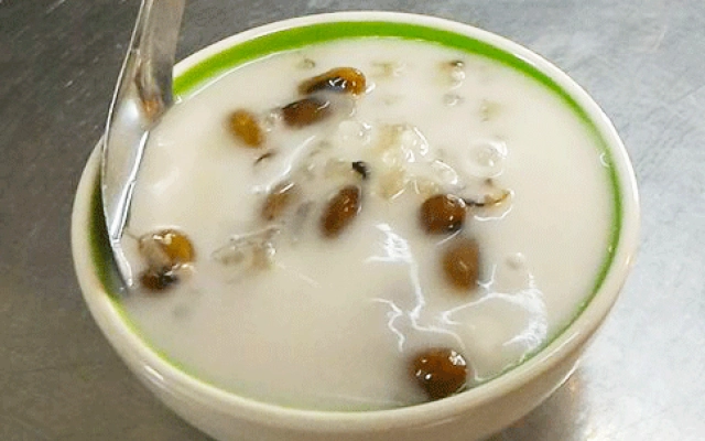 Ăn vặt Chè Út Nga - Kha Vạn Cân
